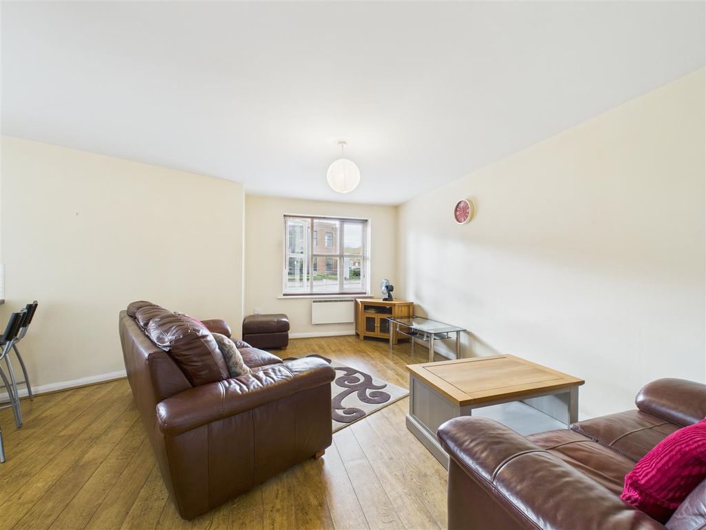 Property photo 2 of 9 Cam03303G0-Pr0251-Still001.Jpg