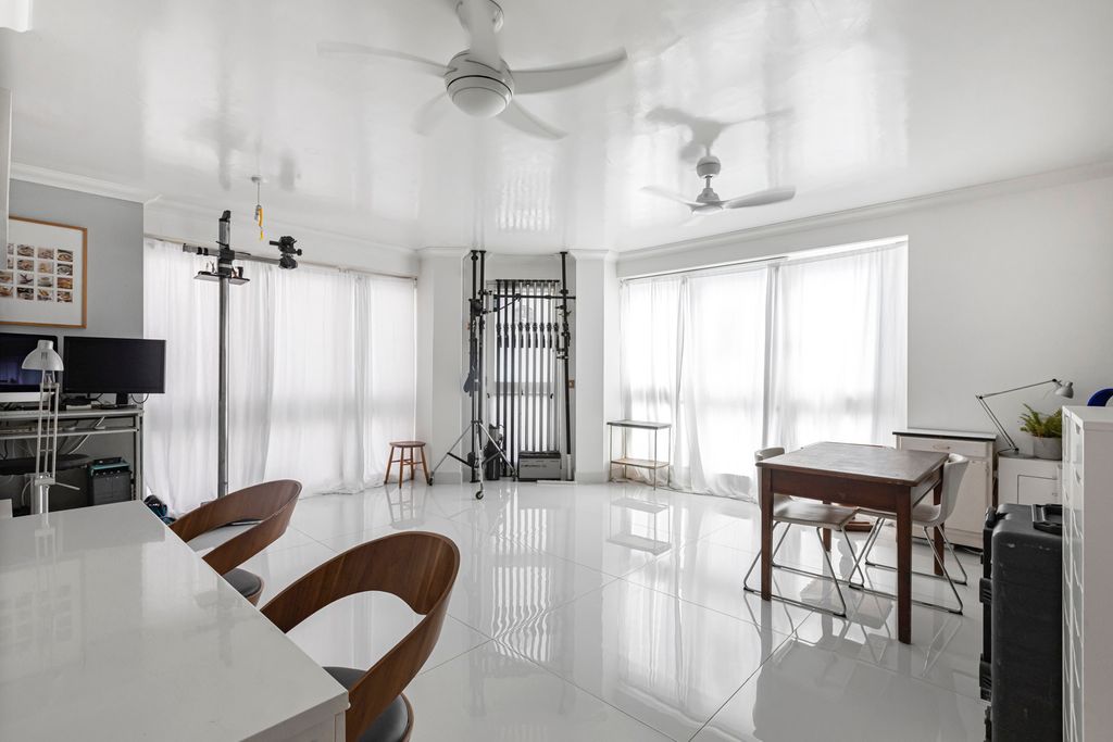 Property photo 2 of 15 Lounge/Office/Studio