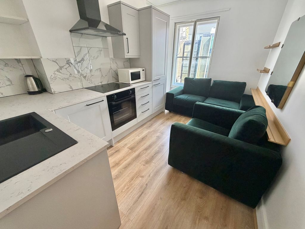 Property photo 1 of 7 2 Bed Flat To Rent Gray's Inn Road, London WC1X
