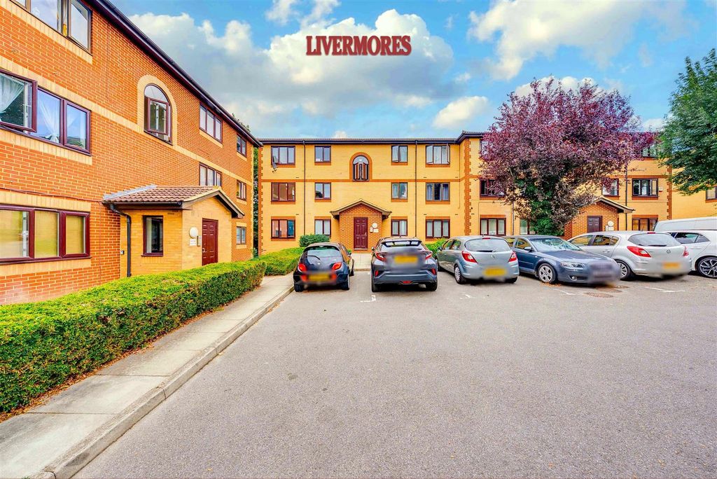 Property photo 1 of 11 A7S05142Hdrdp.Jpg