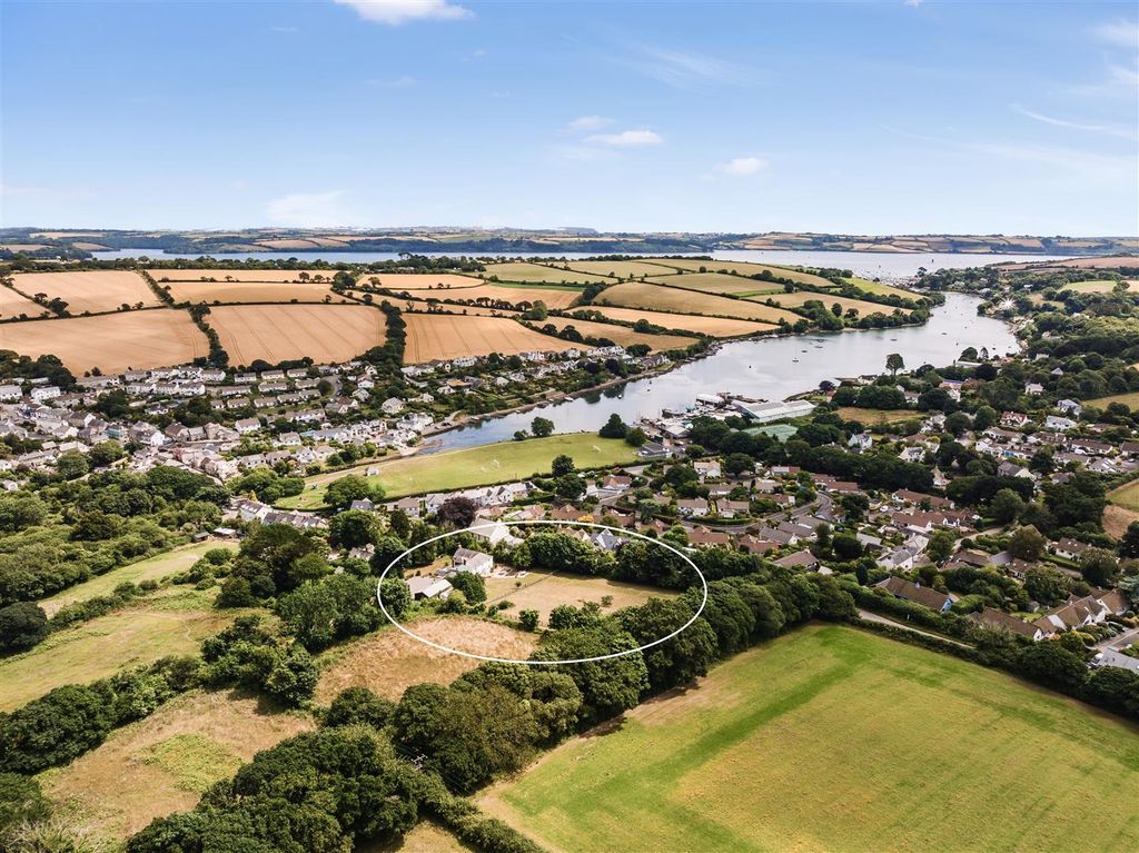 Property photo 3 of 31