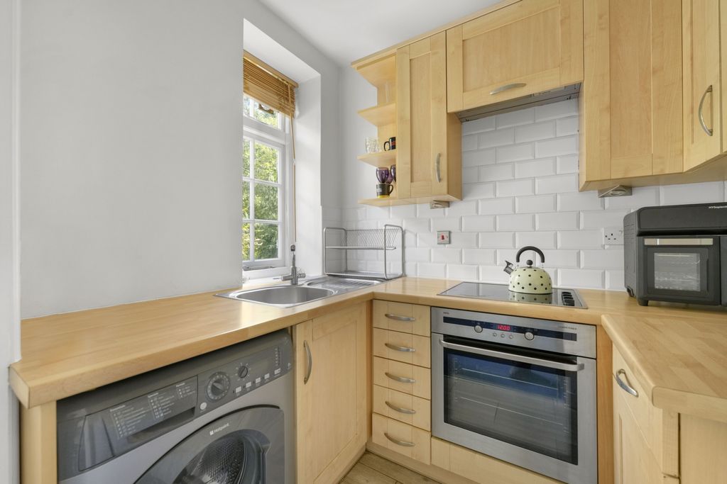 Property photo 3 of 16 Kitchen