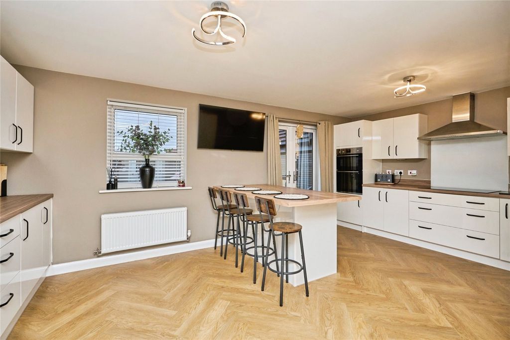 Property photo 3 of 23 Kitchen