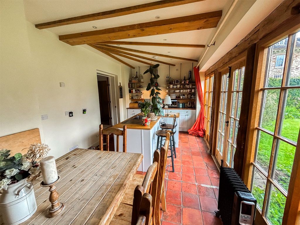 Property photo 3 of 13 Picture No. 12