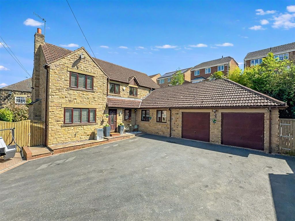 Property photo 2 of 34