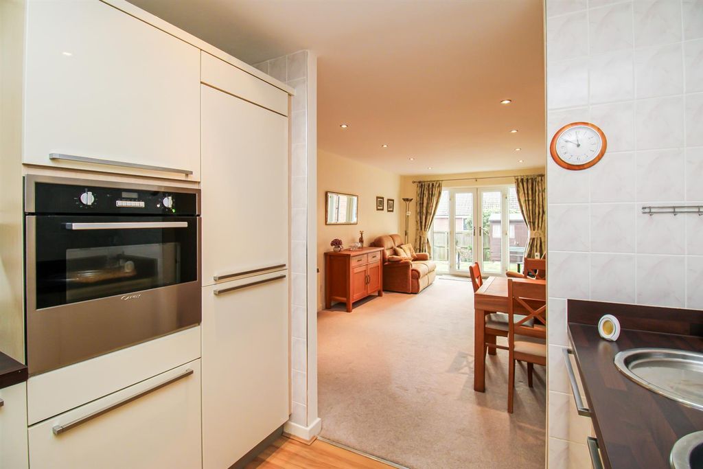 Property photo 3 of 10