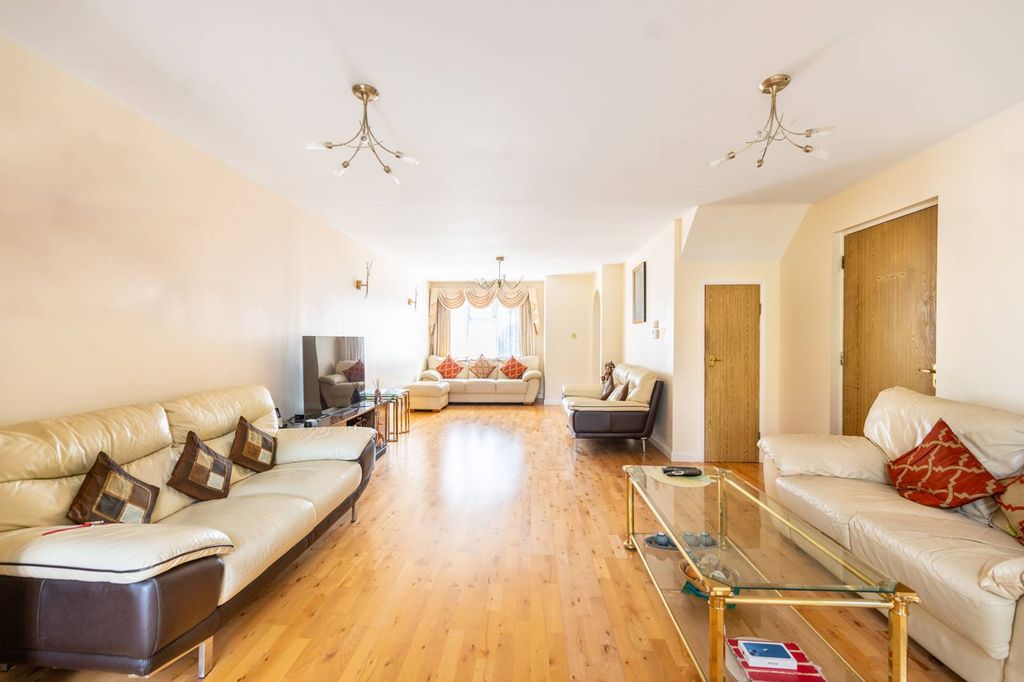 Property photo 1 of 19