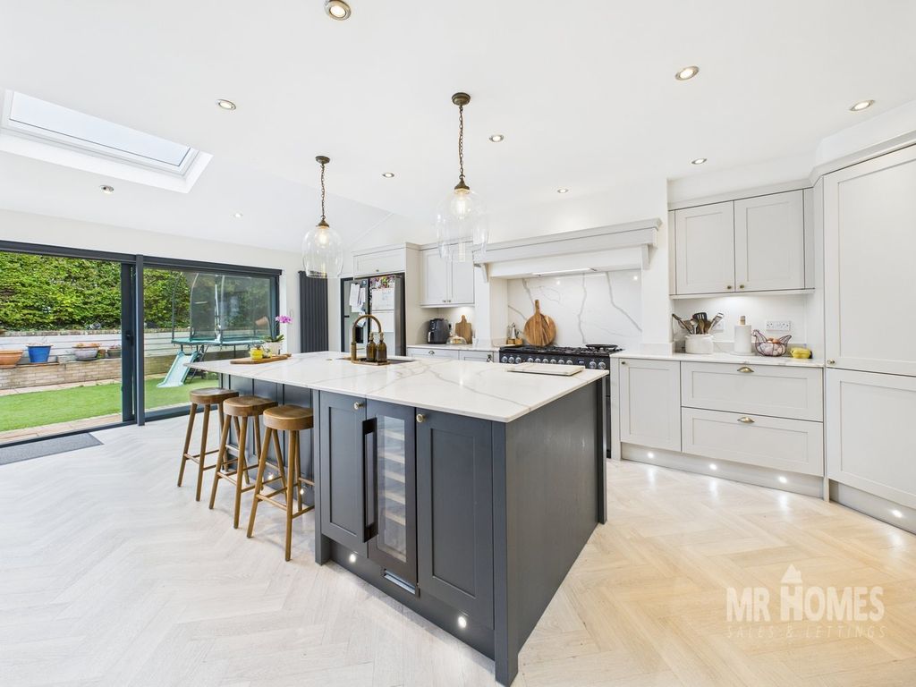 Property photo 3 of 46