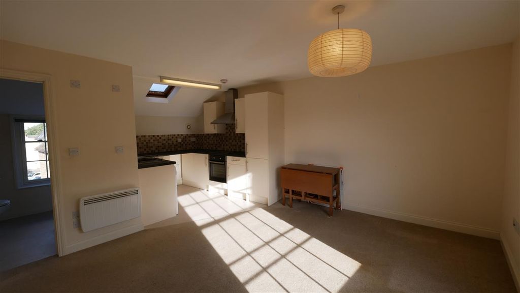 Property photo 3 of 9 Open Plan Lounge/Kitchen