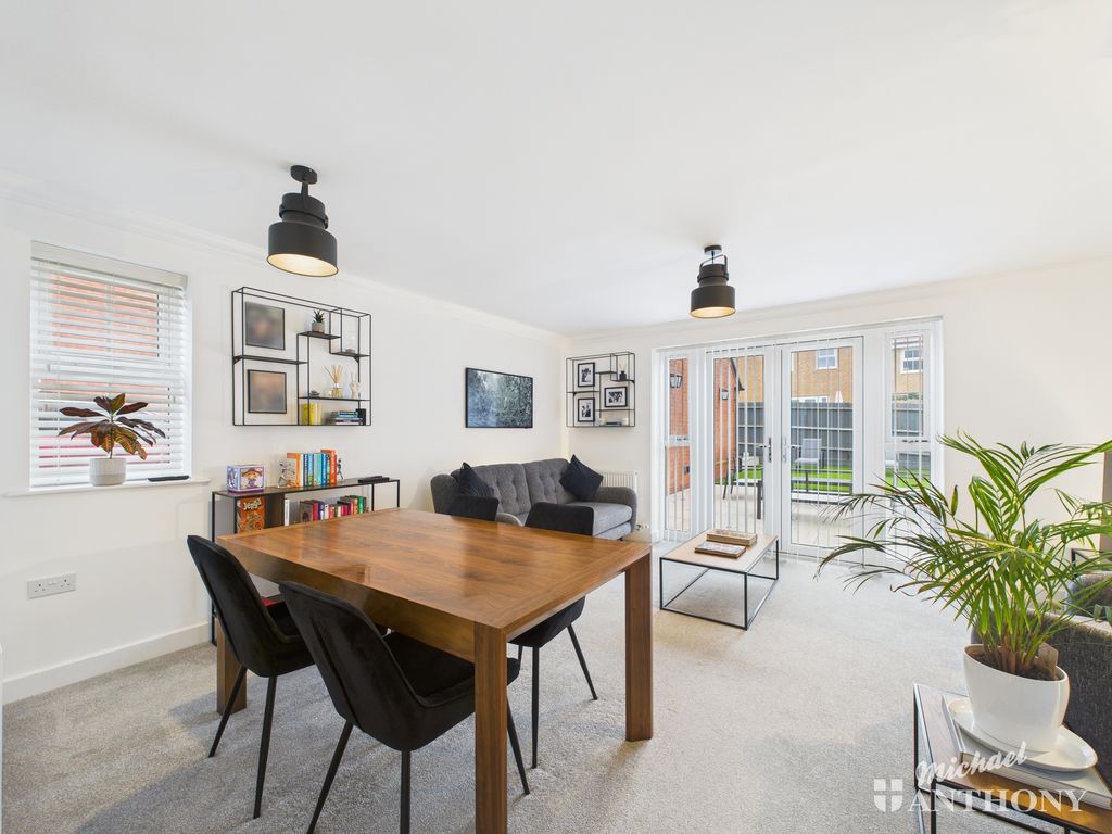 Property photo 3 of 17 Cam02773G0-Pr0384-Still020