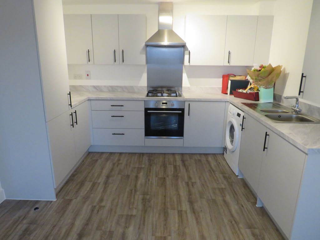 Property photo 2 of 5 Kitchen