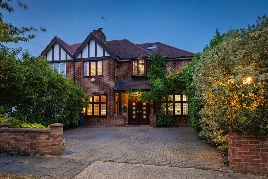 Property photo 1 of 21 Front Aspect