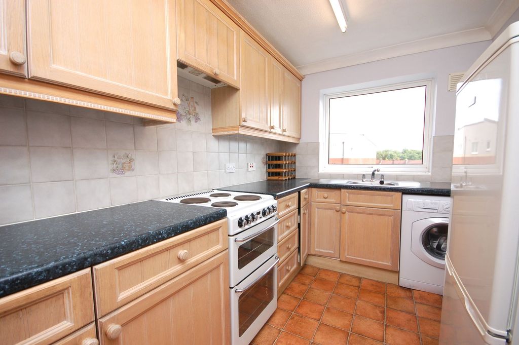 Property photo 1 of 7 Kitchen