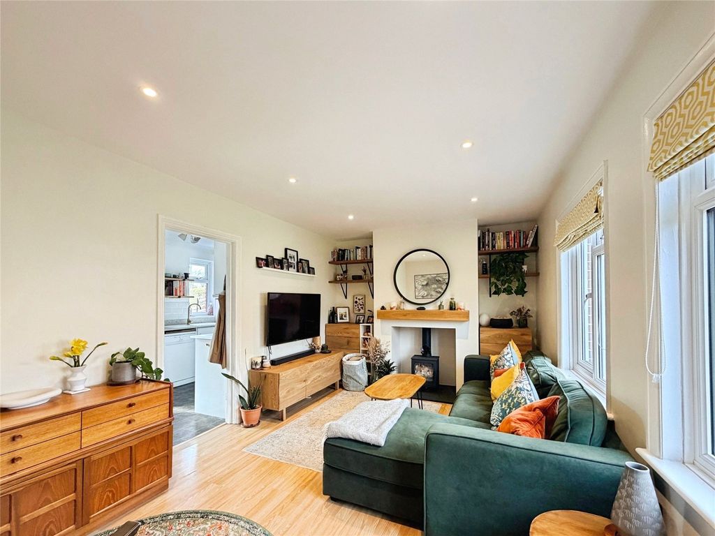 Property photo 2 of 25 Picture No. 23