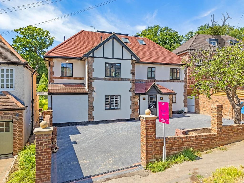 Property photo 1 of 36