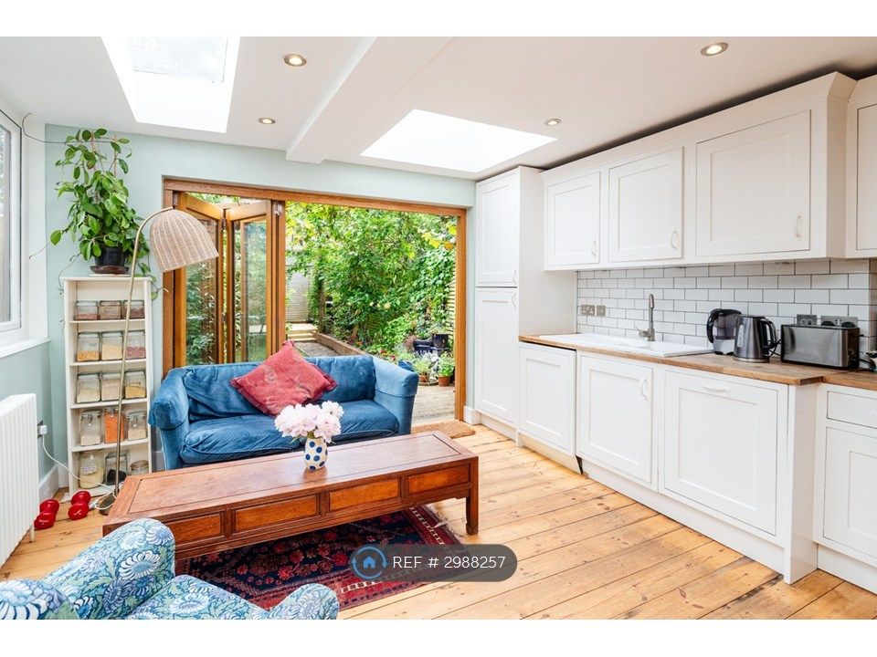 Property photo 3 of 35