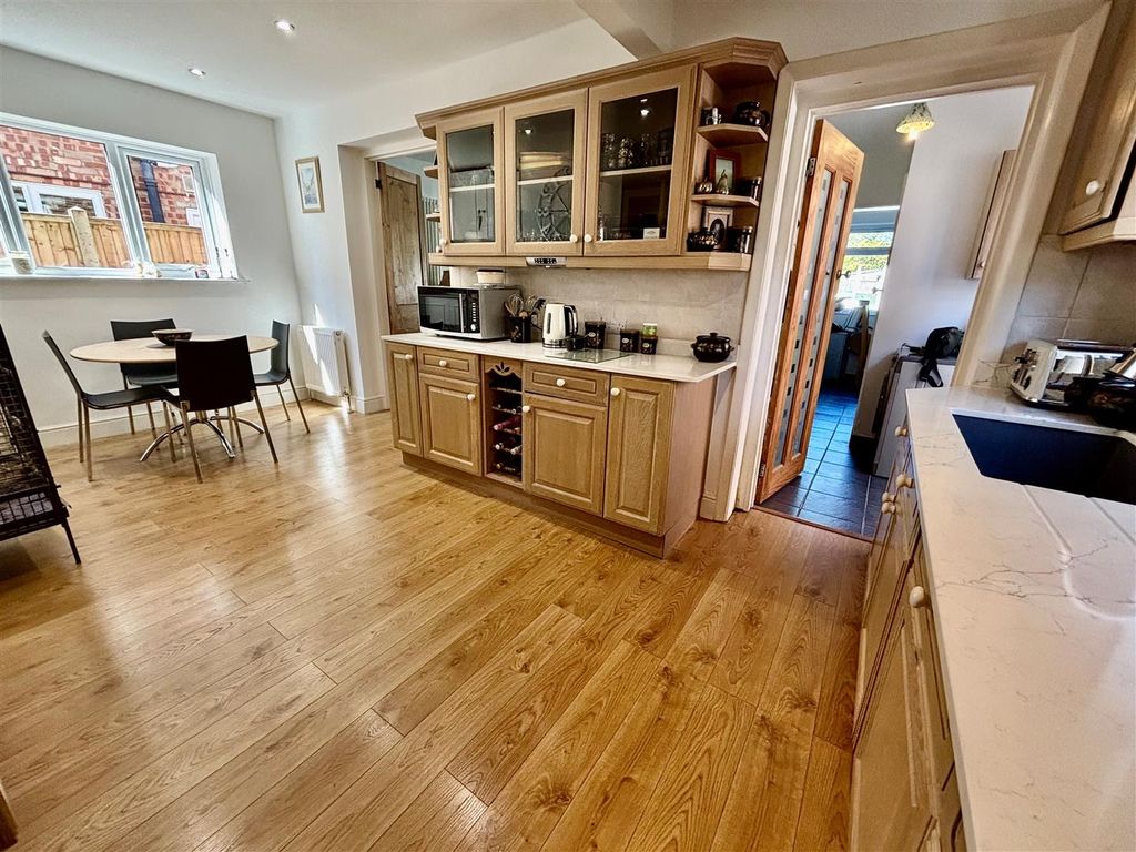 Property photo 2 of 15 Kitchen.Jpg