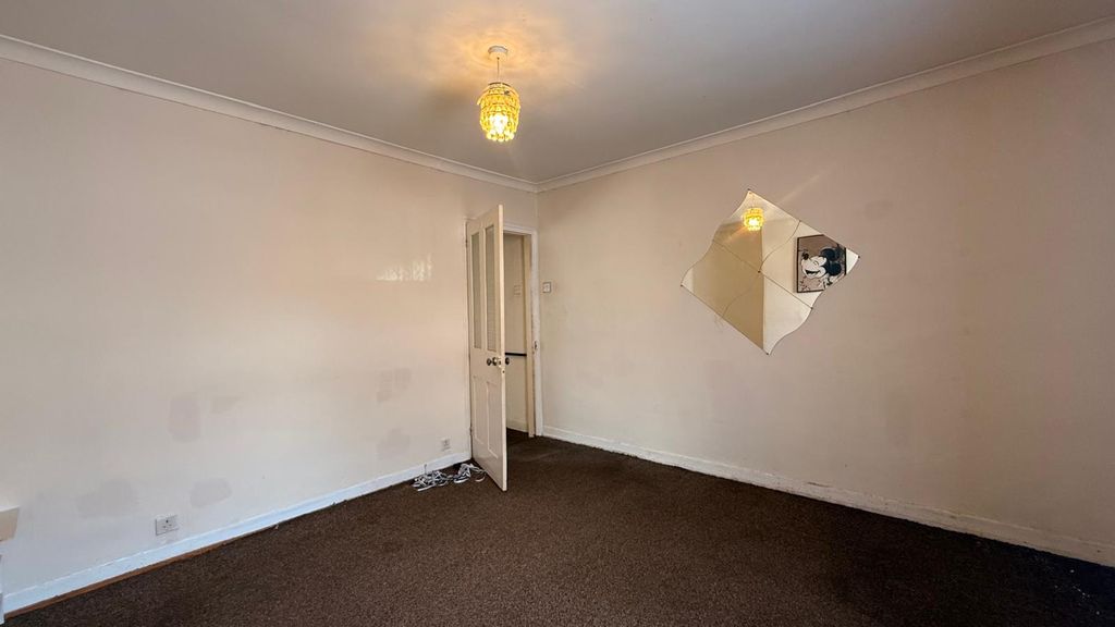 Property photo 2 of 8 Gallery