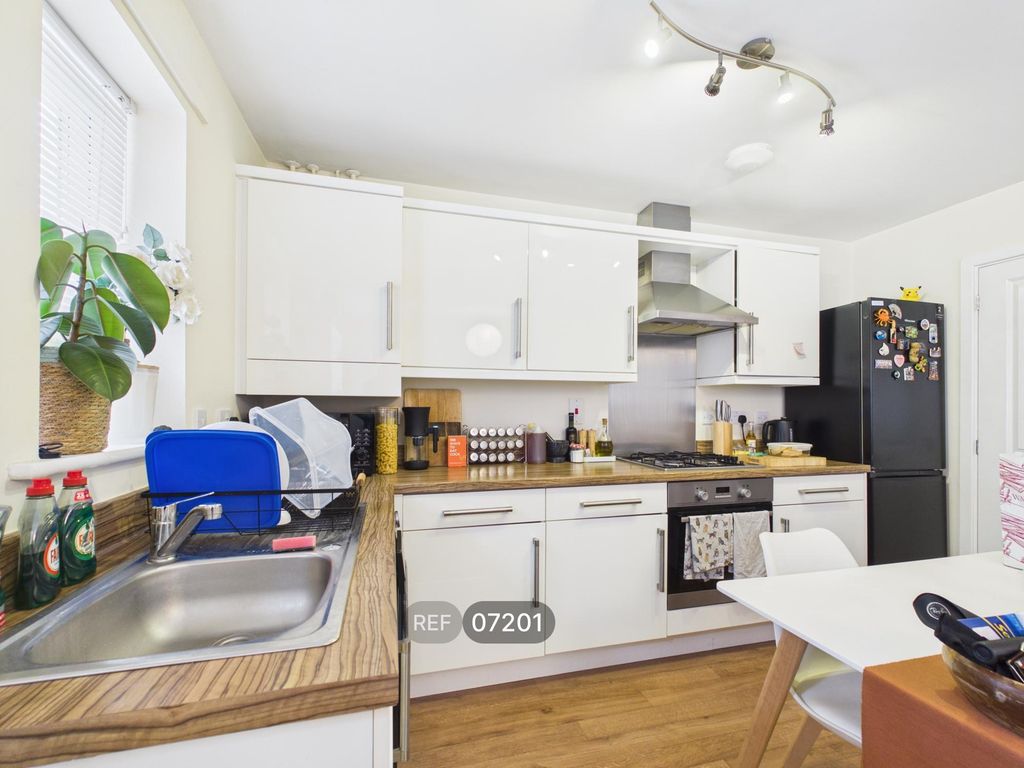 Property photo 2 of 8 Kitchen / Living Area