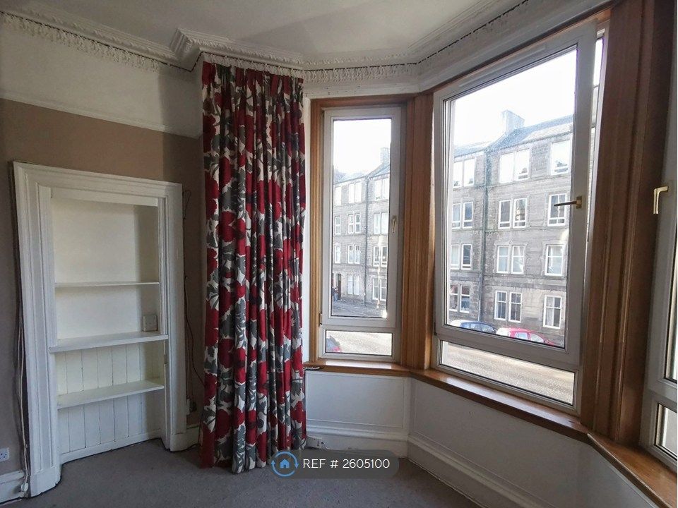 Property photo 3 of 17 Bay Window