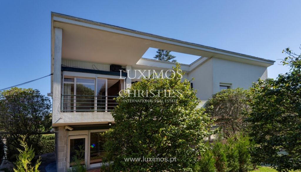 Property photo 2 of 25