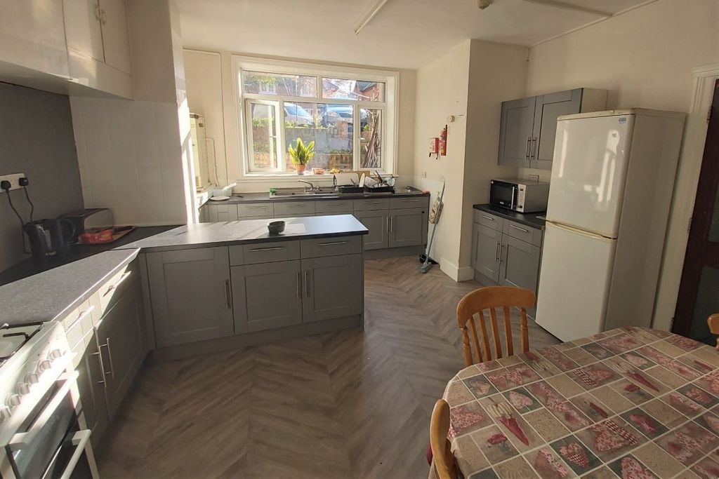 Property photo 3 of 10 Communal Kitchen-Diner