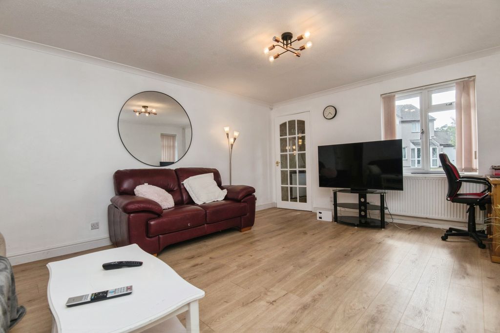 Property photo 3 of 16 Living Room