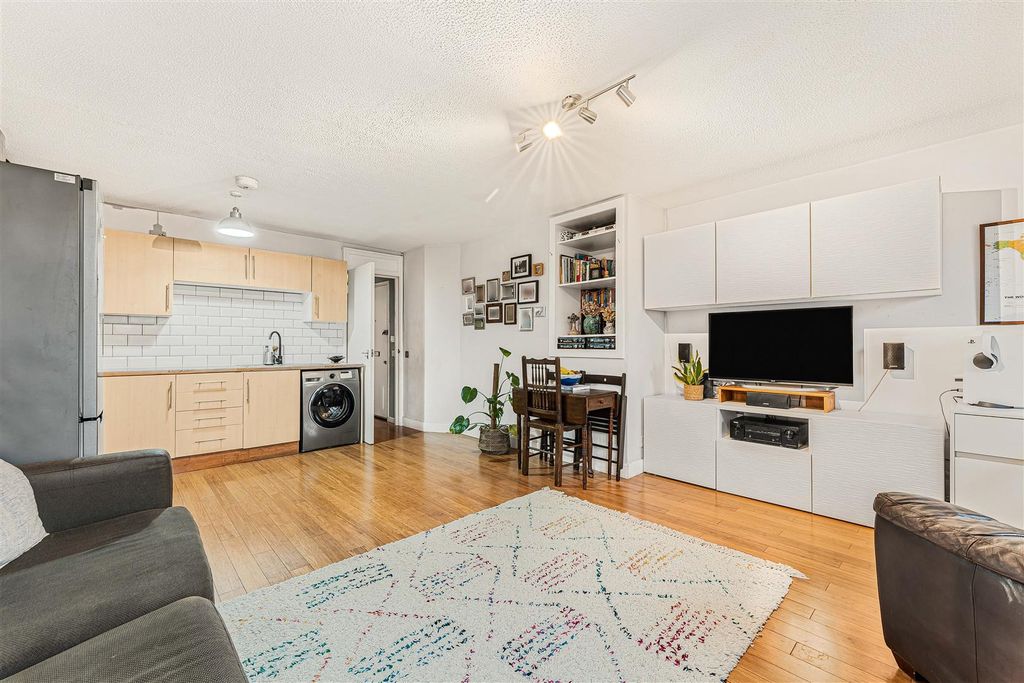 Property photo 3 of 17 3