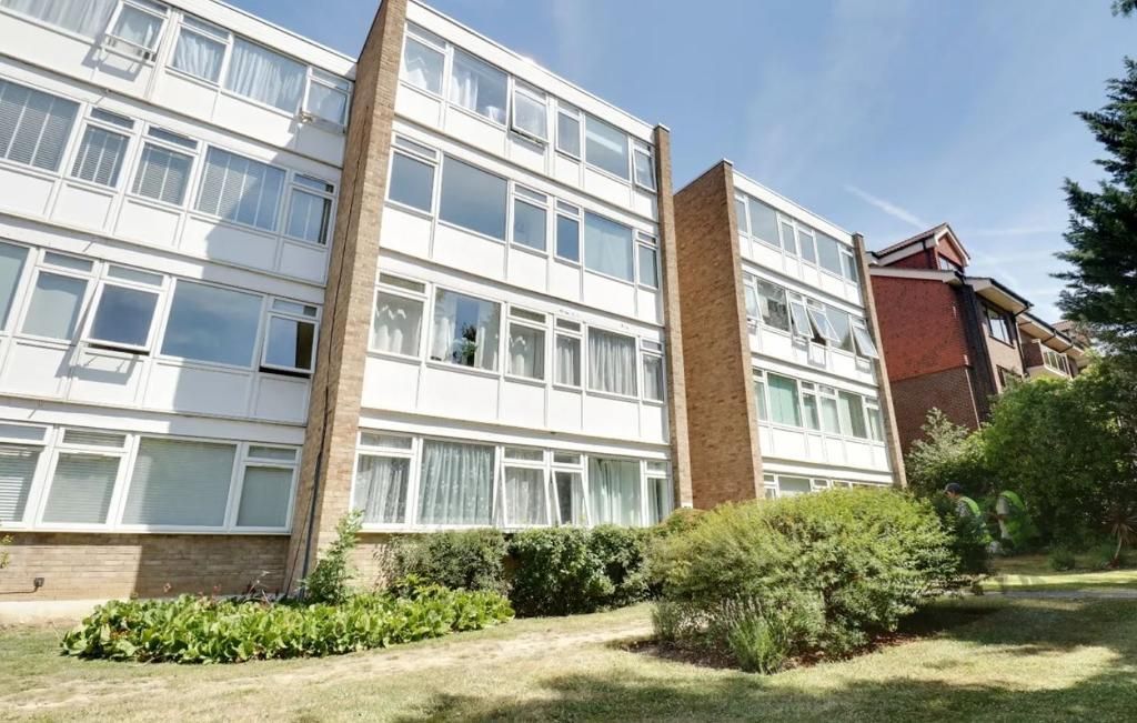 Property photo 1 of 1