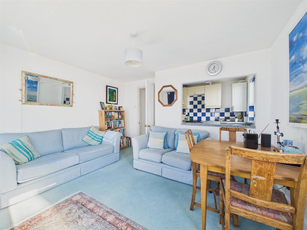 Property photo 3 of 15 Lounge/Diner