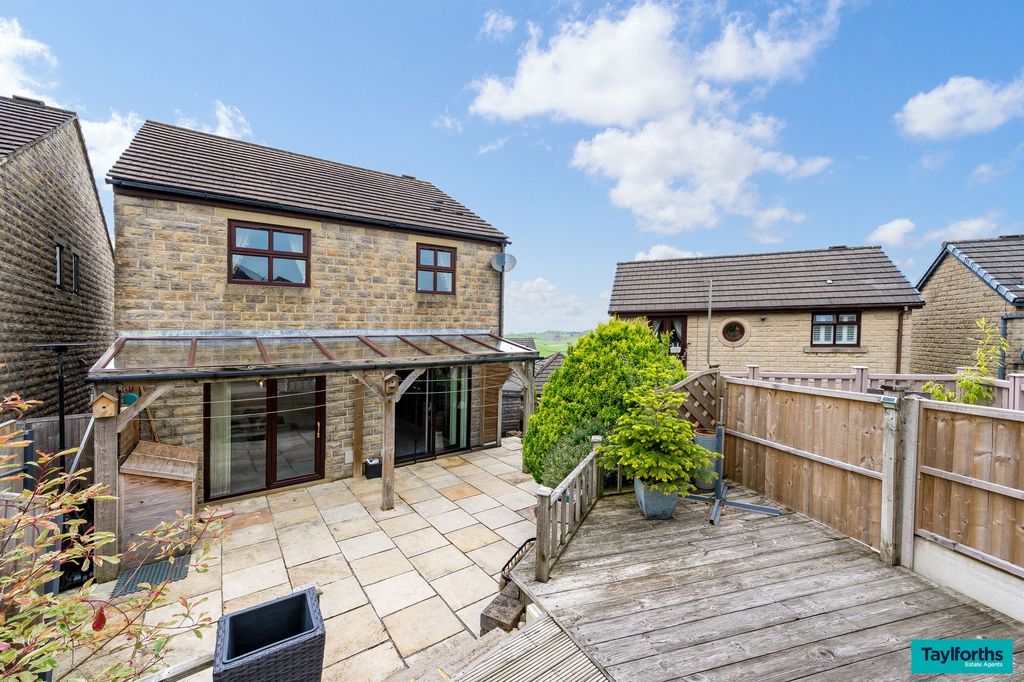 Property photo 1 of 45