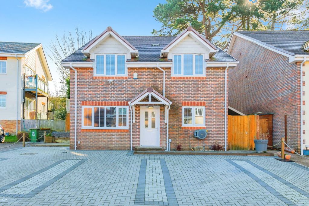 Property photo 3 of 27