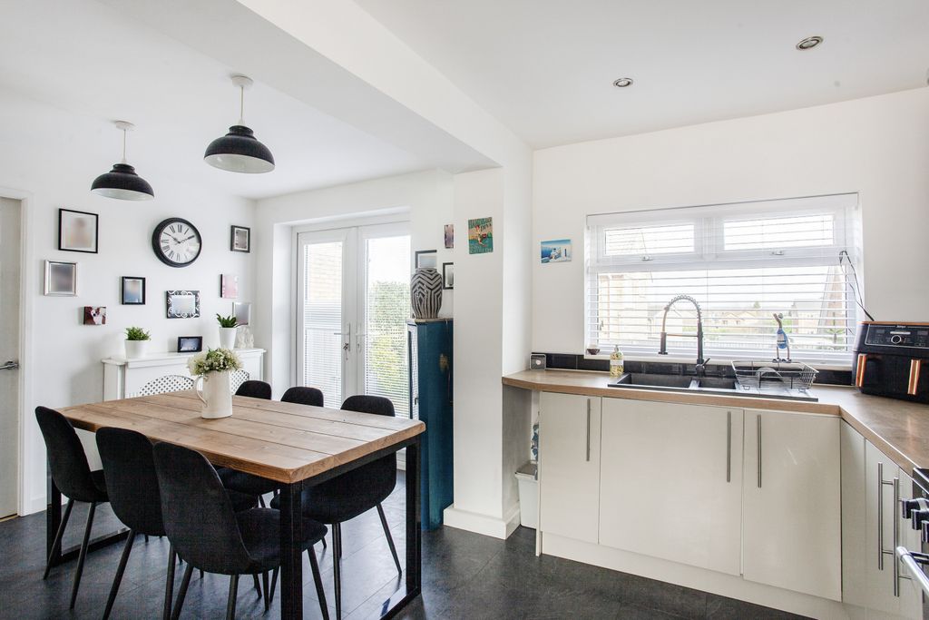 Property photo 2 of 20 Img_7773