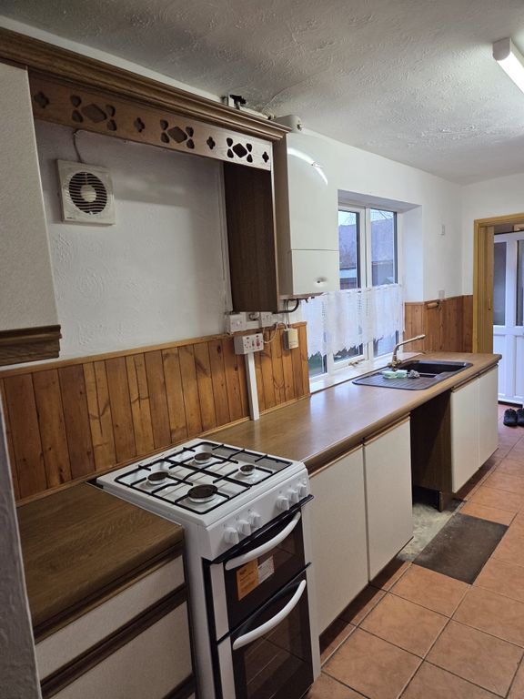 Property photo 3 of 28