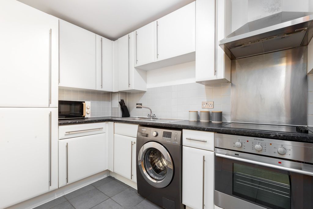 Property photo 2 of 17 Kitchen