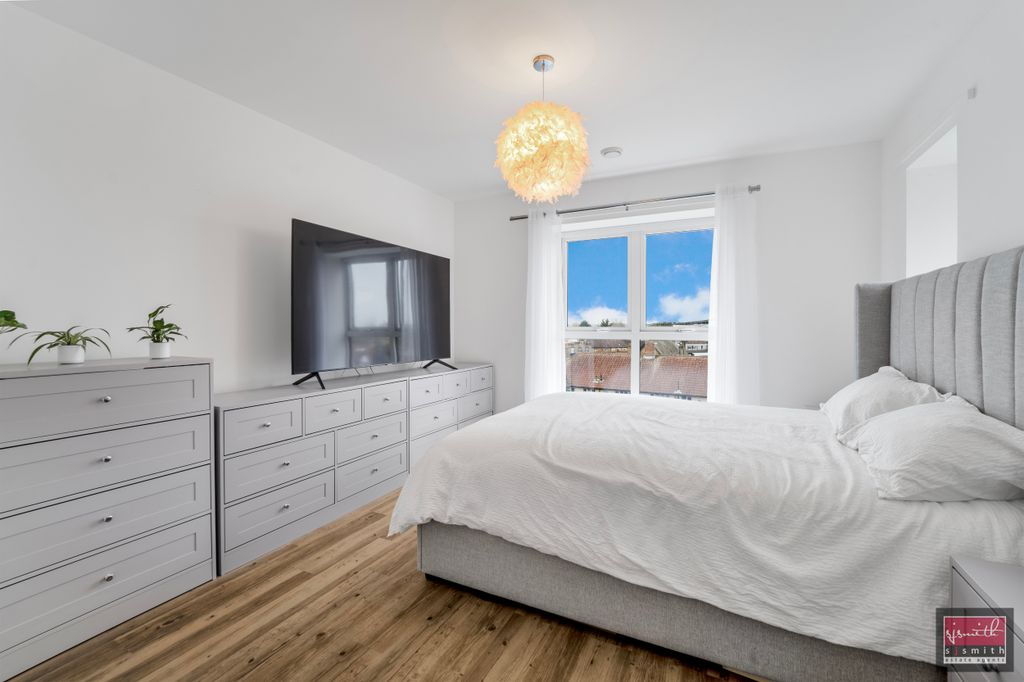 Property photo 3 of 11 Dsc02110