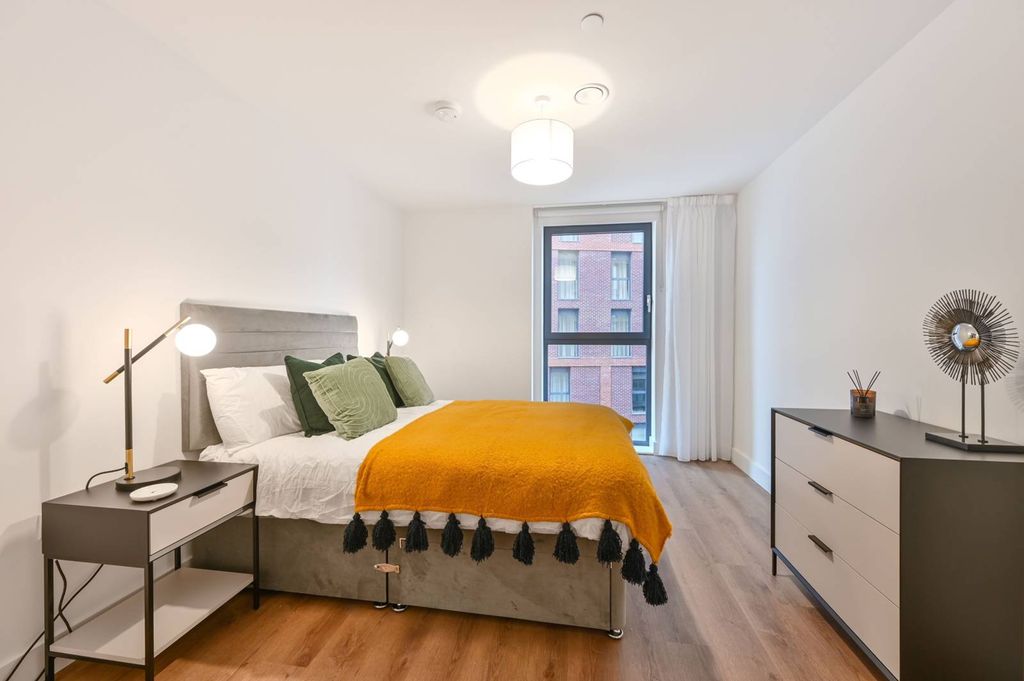 Property photo 1 of 34