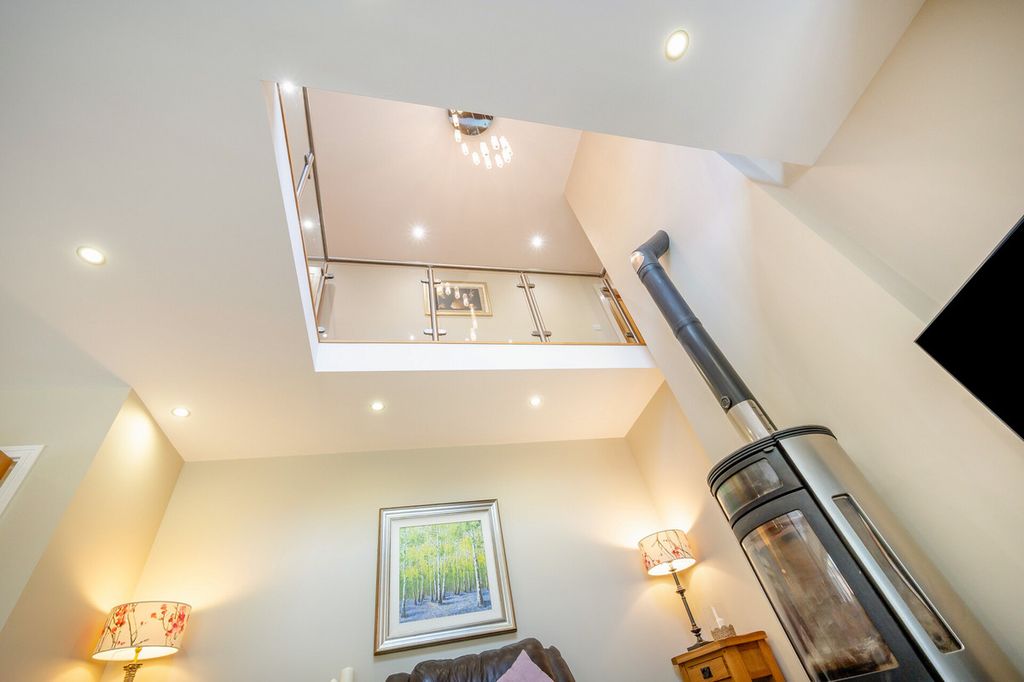 Property photo 3 of 46