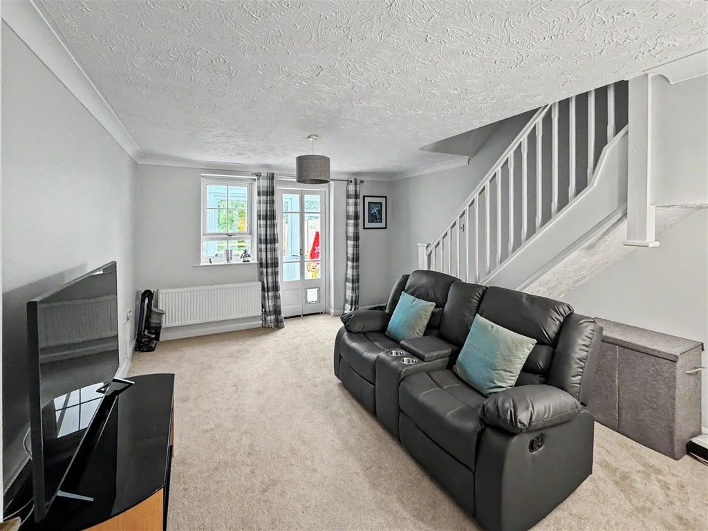 Property photo 2 of 10 Lounge