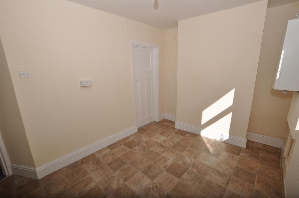 Property photo 3 of 14 Dining Room