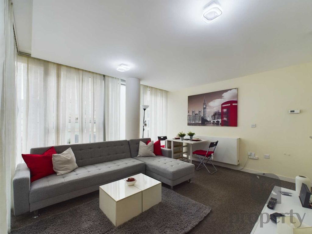 Property photo 3 of 12