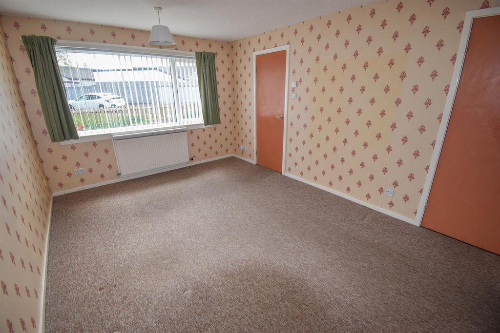 Property photo 3 of 14 Lounge-Dining Room-2.Jpg