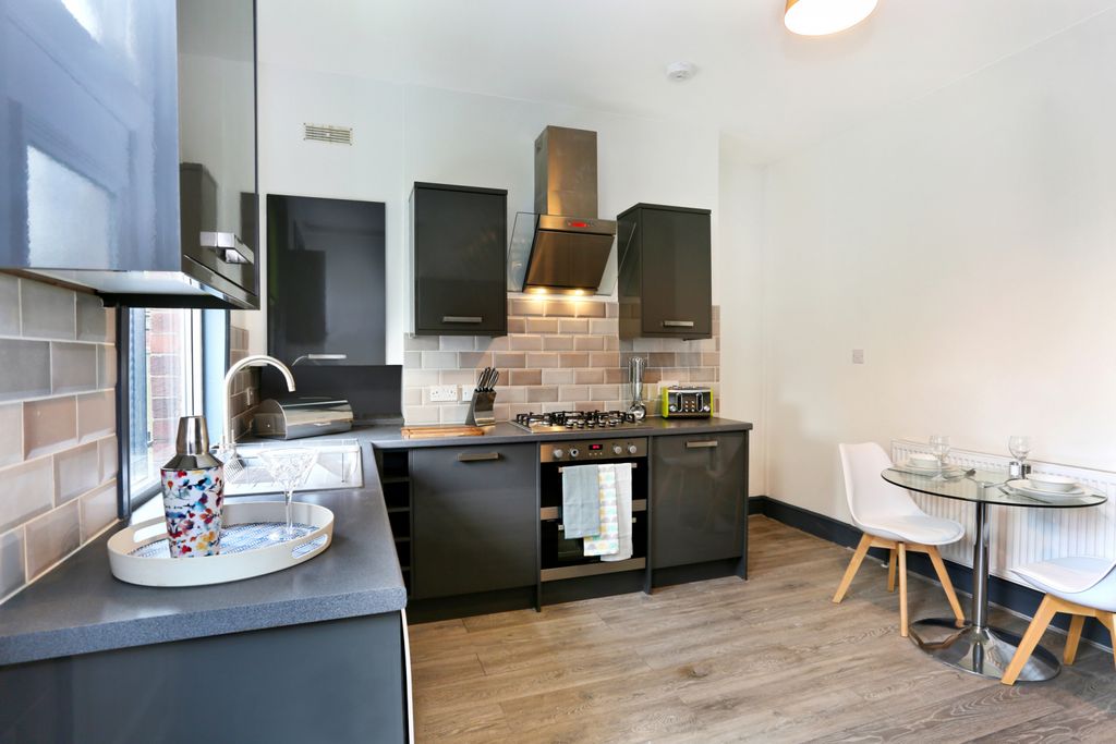 Property photo 2 of 25 Gallery