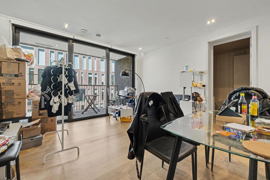 Property photo 2 of 11