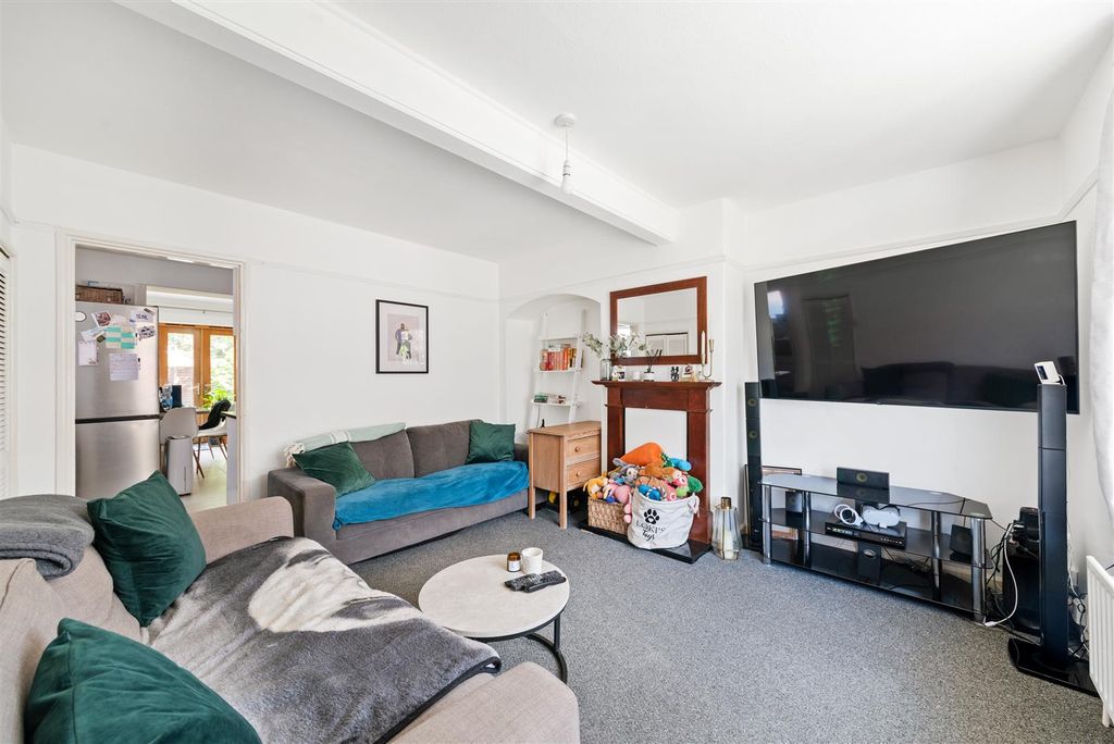 Property photo 2 of 12 Bruton Road