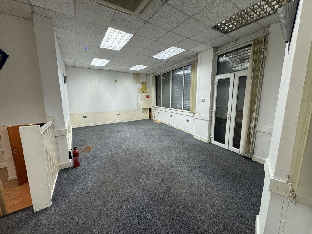 Property photo 2 of 6 Photo 5