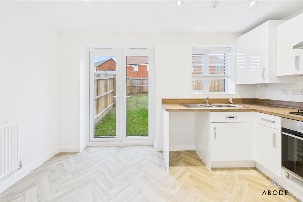 Property photo 3 of 12 Cam02544G0-Pr0320-Still005.Jpg