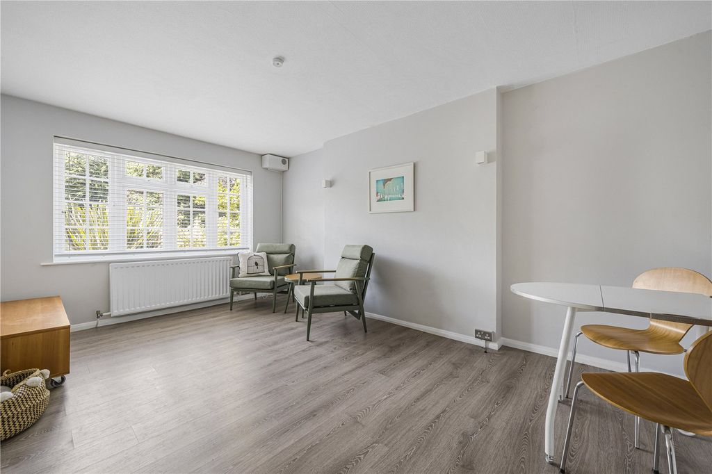 Property photo 2 of 11 Picture No. 25