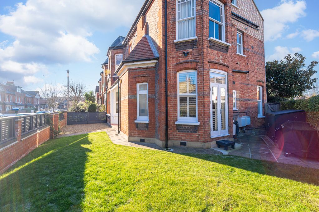 Property photo 3 of 17 Ndb01802-Edit