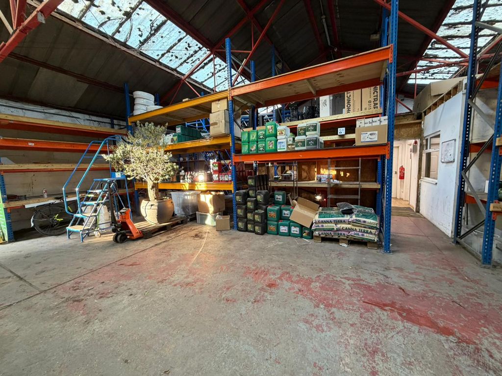 Property photo 2 of 3